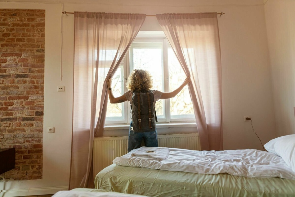 Instead of a nice trip in a rented apartment, the young woman was awaited by pure horror (stock image).