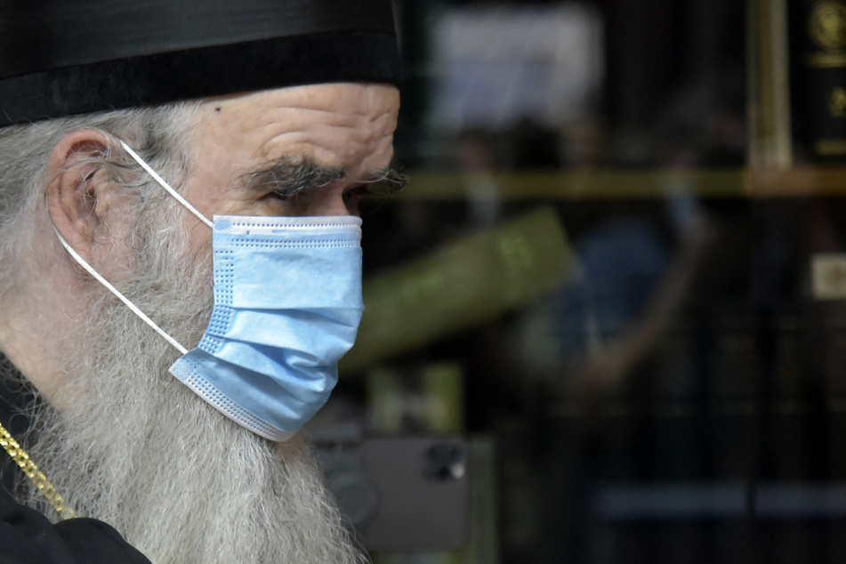 Der serbisch-orthodoxe Bischof Amfilohije, ist an den Folgen einer Corona-Erkrankung gestorben.