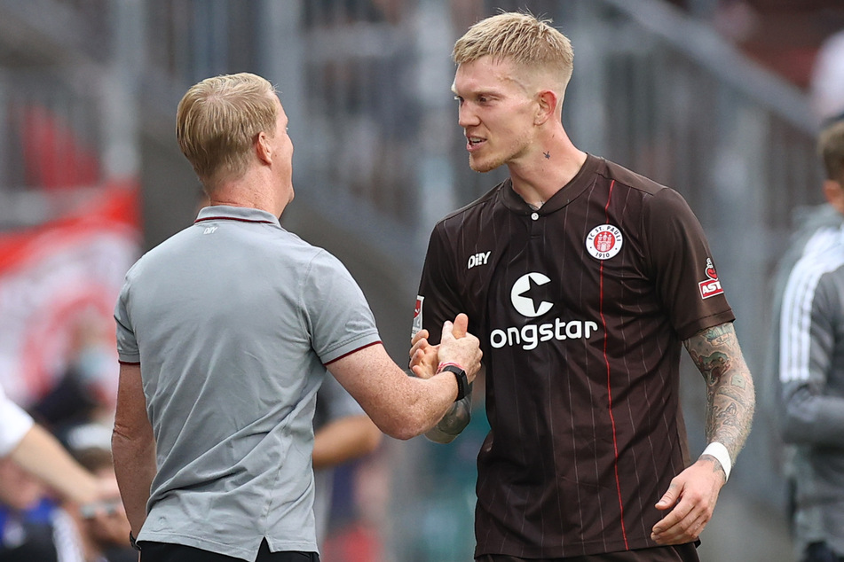 Ob Ex-Dynamo Simon Makienok (30, r.) gegen Dresden eine Chance von Anfang an bekommt, wusste der Coach selbst noch nicht.