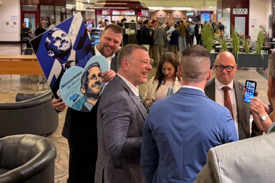 "So sehen Sieger aus": AfD-Kandidaten crashen CDU-Feier in Magdeburg