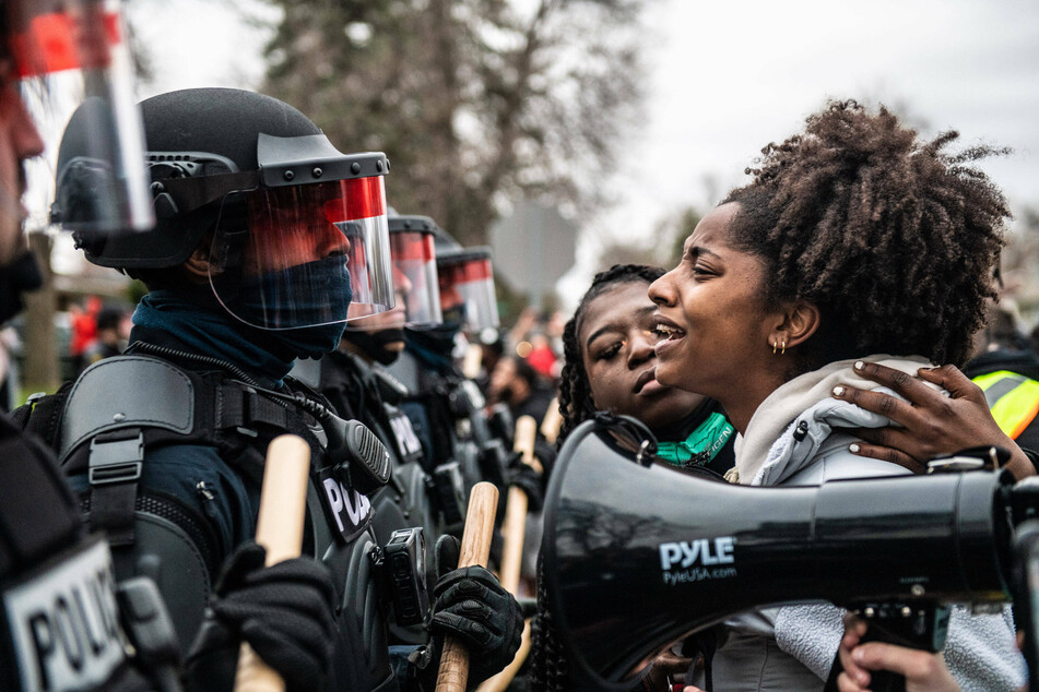 Protesters rallied after Daunte Wright's death to demand an end to US police brutality.