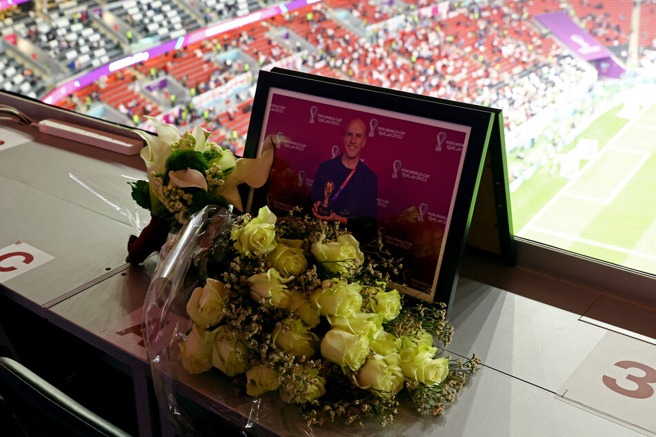 An impromptu shrine to the late Grant Wahl was set up at the World Cup quarterfinal between France and England.