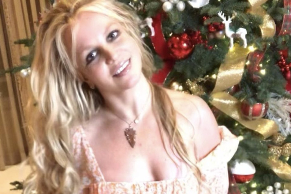 Britney Spears has continued to celebrate her freedom a month after her conservatorship has ended.