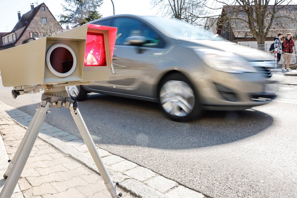 Autofahrer, aufgepasst! In Magdeburg werden wieder Blitzer aufgestellt. (Symbolbild)