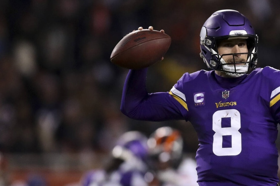 NFL: Vikings keep their playoff hopes alive with crucial win over Bears