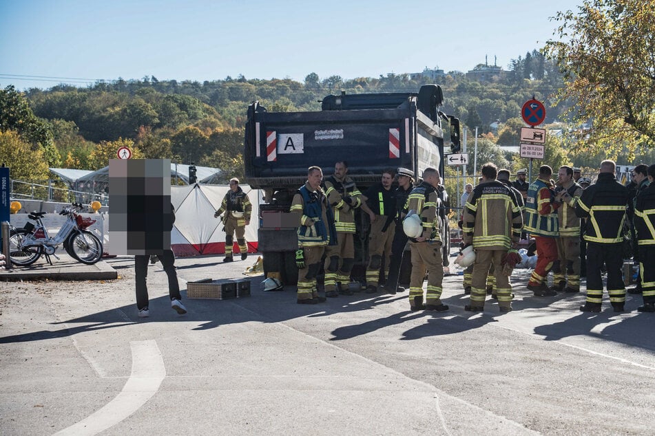 Die Feuerwehr war mit zahlreichen Kräften am Unfallort.