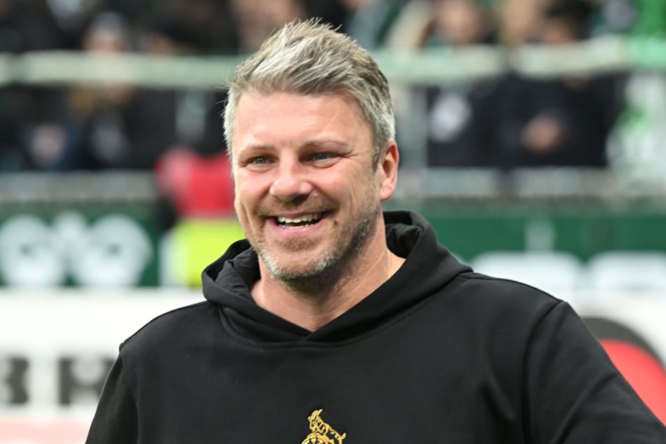 FC-Coach Lukas Kwasniok (44) will sich von der anhaltenden Kritik von Außen nicht herunterziehen lassen.