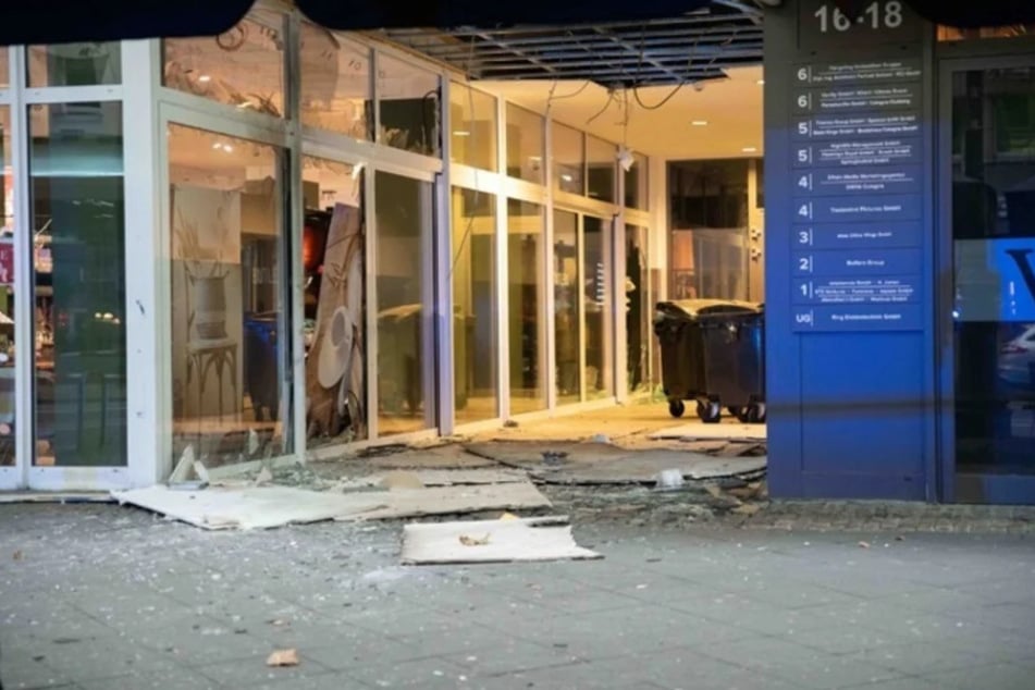 Unter anderem die Explosion vor dem Kölner Club "Vanity" soll auf das Konto der Drogenbande gehen.