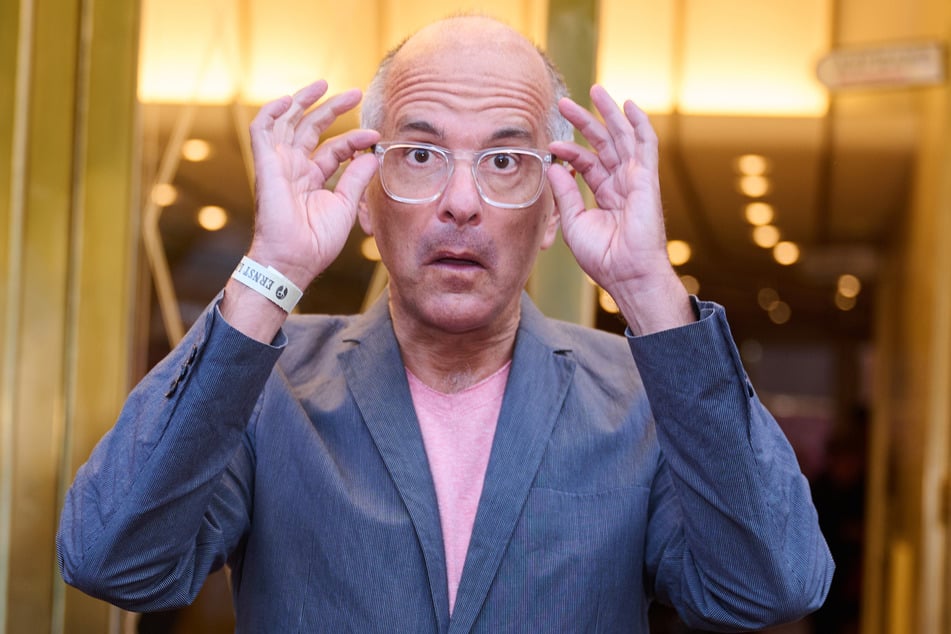 Christoph Maria Herbst (59) spielt wieder den Bürochef mit Halbglatze.