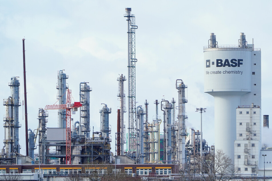 Auf dem Werksgelände der BASF in Ludwigshafen kam es am Montagmorgen zu einer Explosion mit mehreren Verletzten.