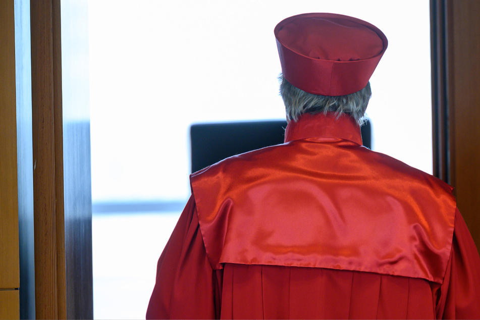 Die Richter des Bundesverfassungsgerichts in Karlsruhe haben zu Corona-Beschränkungen für Junge und Alte entschieden.