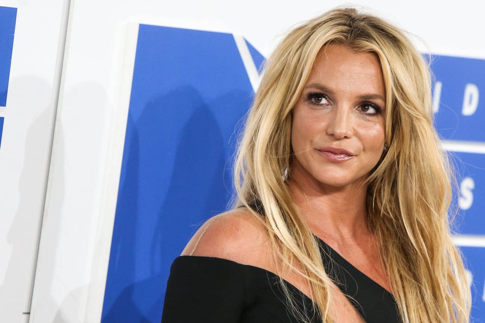 Britney Spears gets arrested for driving under the influence