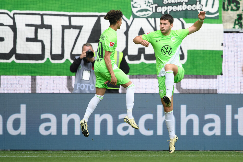Jonas Wind (25, r.) erzielte in der 11. Spielminute die frühe 2:0-Führung für den VfL Wolfsburg gegen Darmstadt 98.