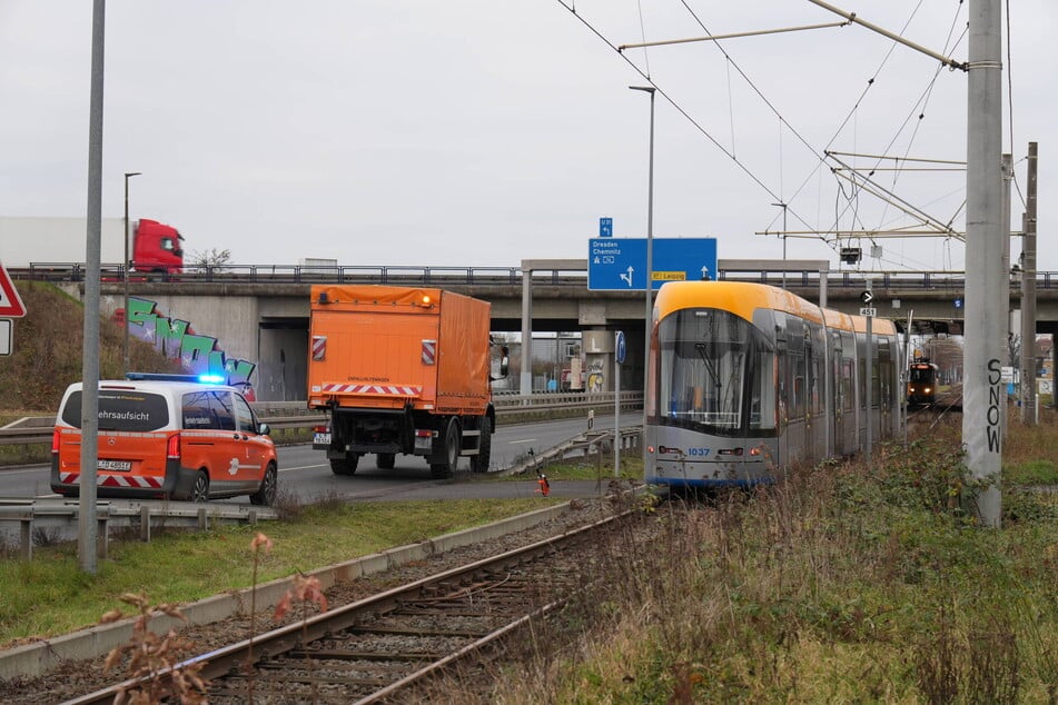 Sowohl die Weiche als auch die nachfolgende Schiene wurden bei dem Zwischenfall beschädigt.