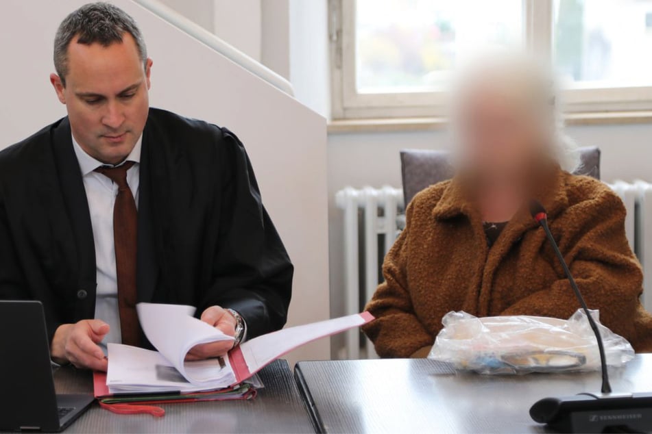 Mehr als 40 Mal auf schlafenden Ehemann eingestochen: 79-Jährige muss sechs Jahre hinter Gitter