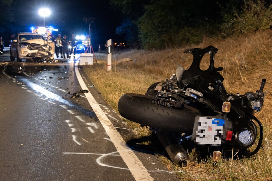 Tödlicher Frontal-Crash: Motorradfahrer (†39) gerät in Gegenverkehr