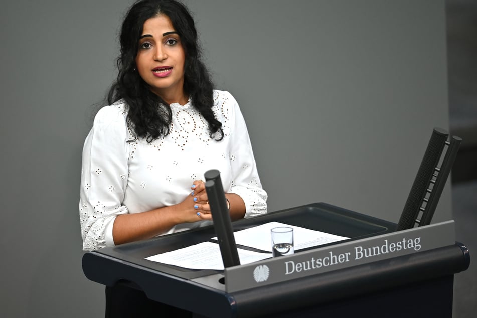 Die Abgeordnete Schahina Gambir (34, Grüne) kritisiert das Vorgehen der Bundesregierung.