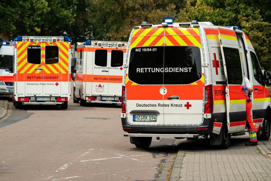 Sechs Menschen mussten wegen des Verdachts auf Kohlenmonoxid-Vergiftung in ein Krankenhaus gebracht werden.