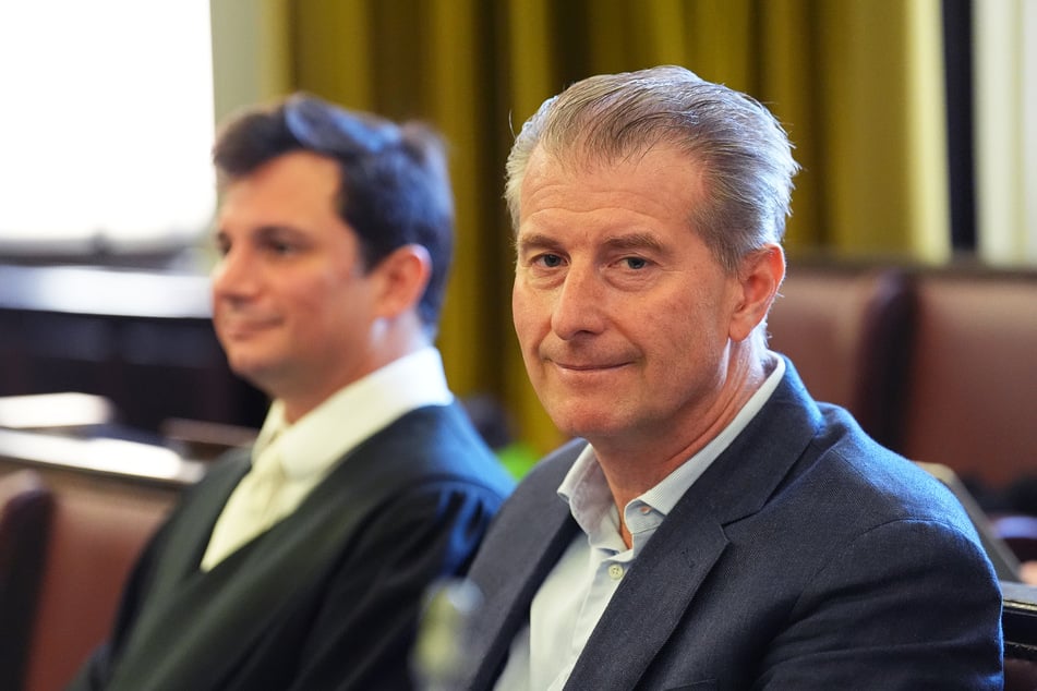 Stephan Hensel (51, r.) kam durch ein Micky Maus-Buch einer Sicherheitsfirma aus Kopenhagen auf die Spur.