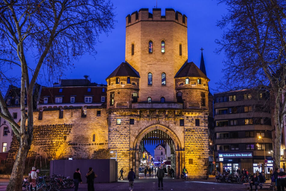 Rosenmontagszug im Ticker: Düstere Wetteraussichten für Närrinnen und Narren