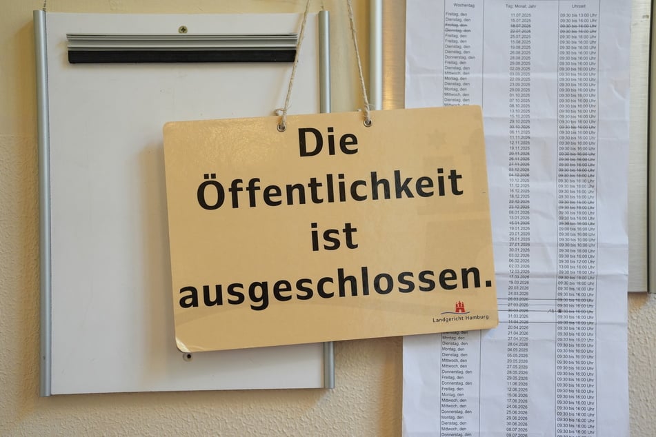 Nach rund eineinhalb Stunden wurde die Öffentlichkeit am 64. Verhandlungstag für gleich mehrere Prozesstage ausgeschlossen.