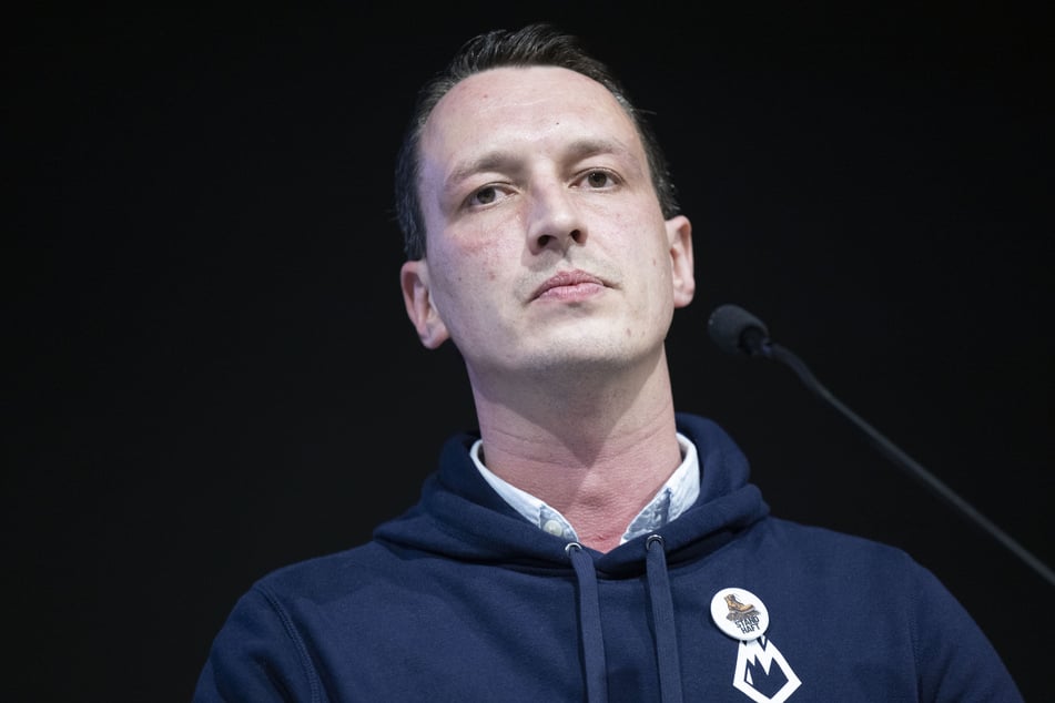 Der AfD-Bundestagsabgeordnete Matthias Helferich (36) bezeichnete sich selbst einst als "das freundliche Gesicht des NS". Laut eigener Aussage habe er dies "ironisch" gemeint. (Archivfoto)