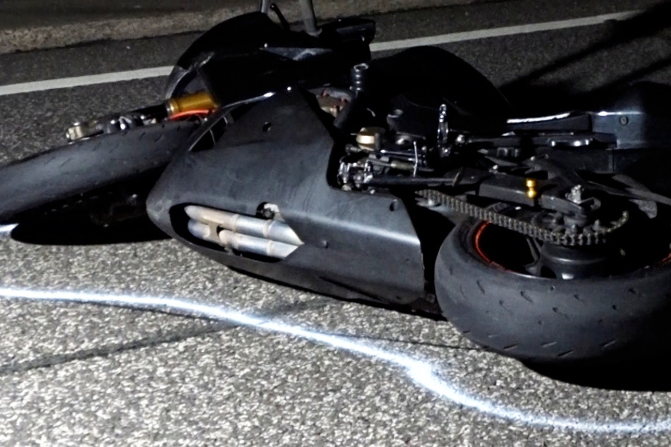 Mann (35) leiht sich Motorrad von Freund und rast damit in den Tod