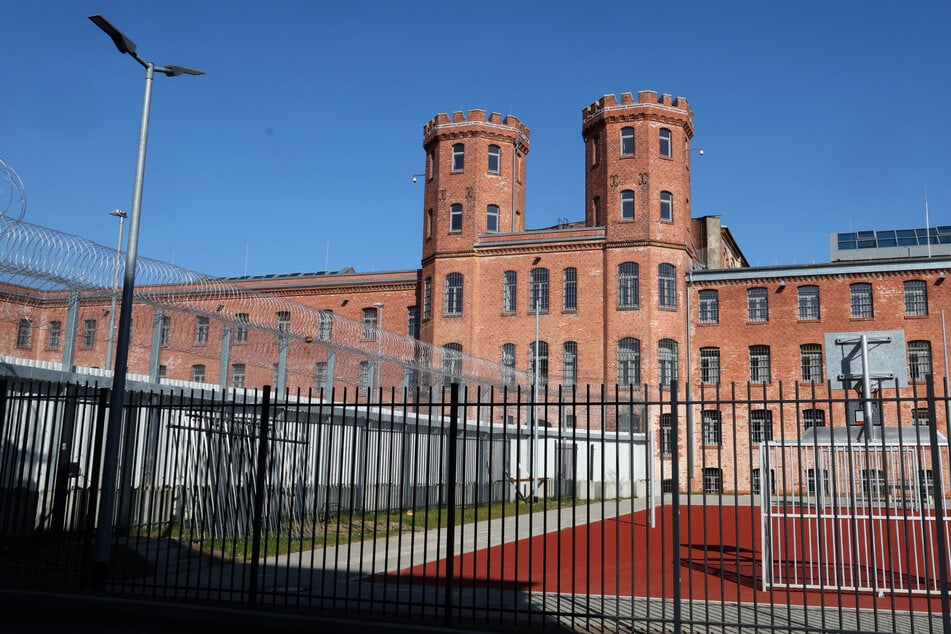 Beamte machen schreckliche Entdeckung: 27-Jähriger in JVA tot aufgefunden