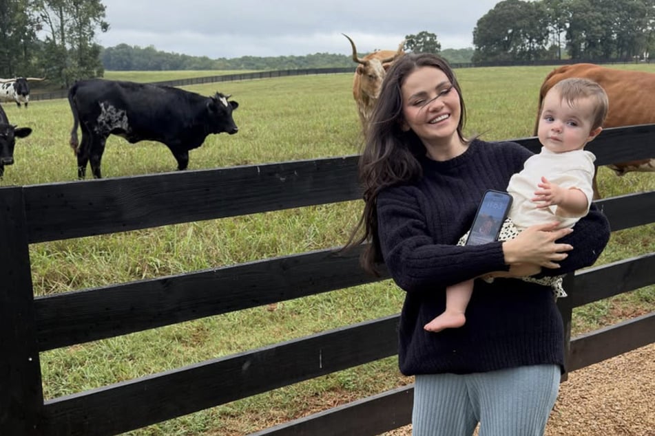 Selena Gomez möchte das Stigma rund um psychische Gesundheit abbauen und gab dabei Einblicke in ihren Wunsch, eines Tages Mutter zu werden.