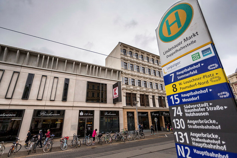 Leipzig: Fußgänger an Haltestelle von Tram erfasst und mitgeschleift