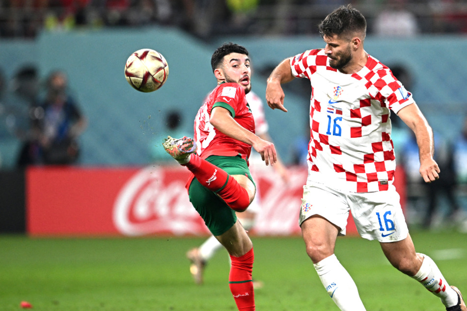 Ilias Chair (26, l.) spielte mit Marokko bei der WM 2022 im Spiel um Platz drei gegen Kroatien.