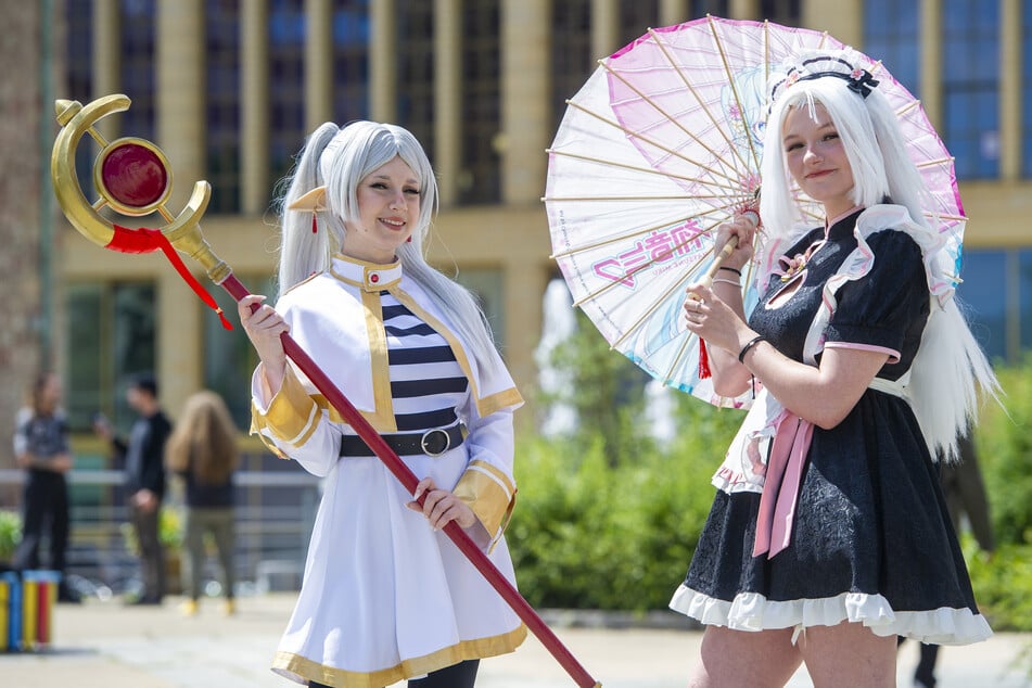 Bibi Nyan (34, l.) als Elfin Frieren und Litschy (22) als Maid Shiro freuen sich auf die "ShiroCo".