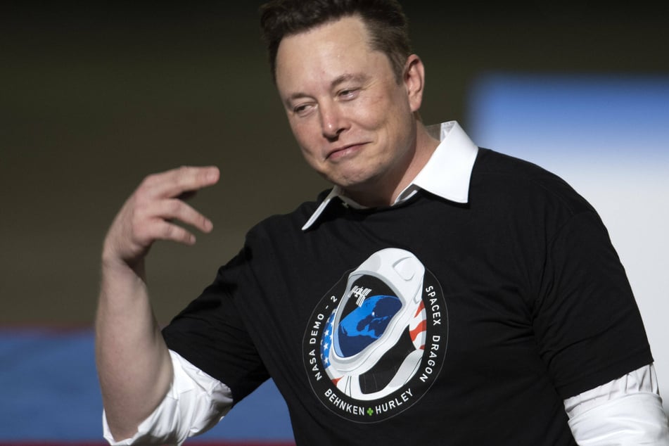 Was Elon Musk's Twitter account hacked on Sunday?