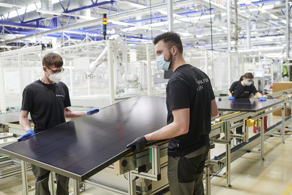 Bei Meyer Burger werden langlebige und hocheffiziente Solarmodule gefertigt und in die ganze Welt exportiert.