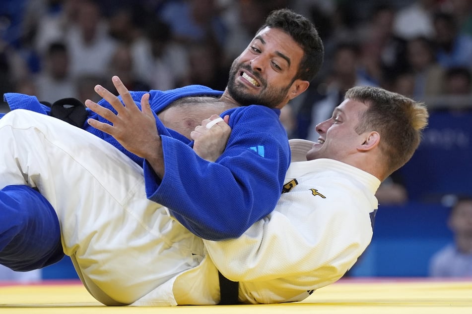 Für Timo Cavelius (29, r.) hat die Attacke weitreichende Folgen. Er verpasst dadurch die Weltmeisterschaft, wo er wichtige Punkte für die Olympia-Qualifikation sammeln wollte. Cavelius will nach den Spielen in Paris 2024 auch 2028 wieder in Los Angeles starten. (Archivfoto)