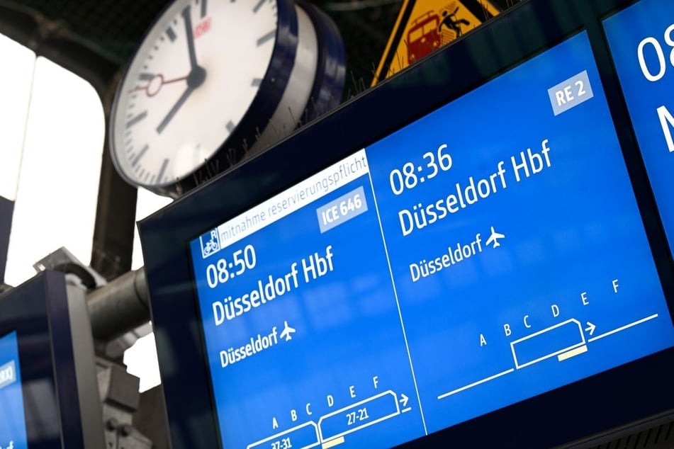 Lkw kracht gegen Unterführung: Verspätungen und Ausfälle im Regio- und Fernverkehr