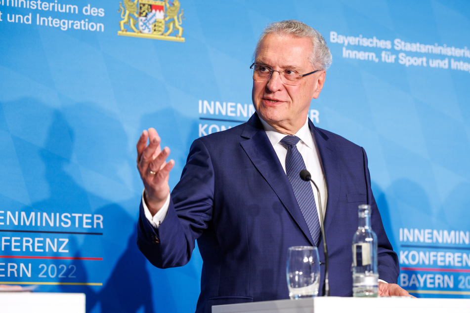 Joachim Herrmann (66, CSU), Innenminister von Bayern.