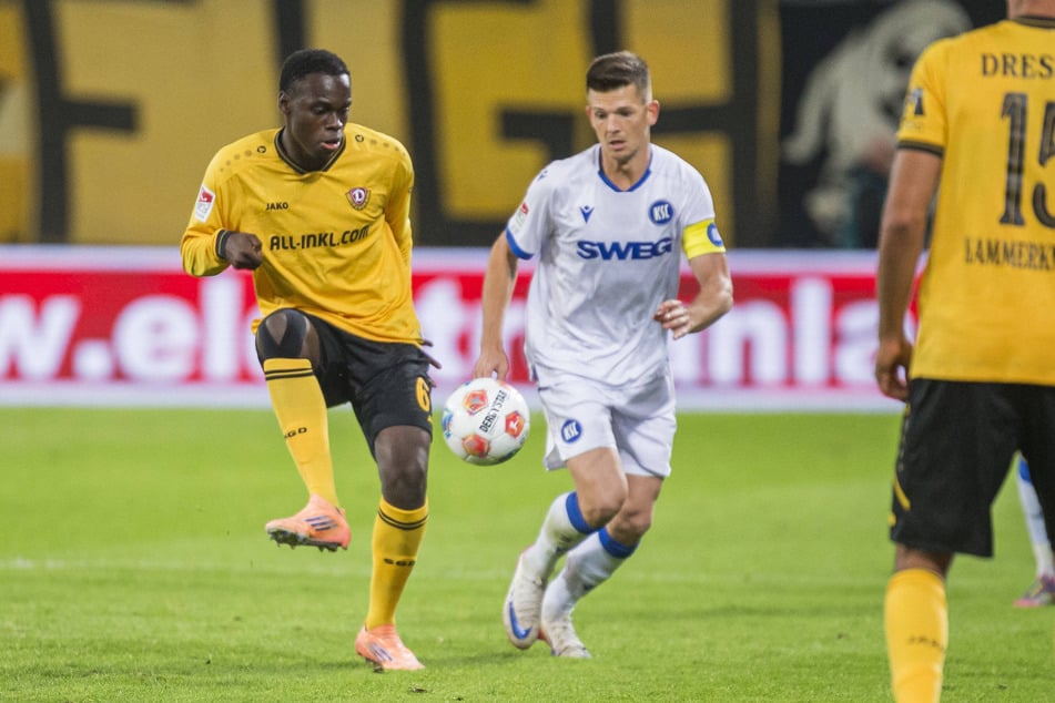 Karlsruhes Kapitän Marvin Wanitzek (32, M.) &amp; Co. lauern auf Ballgewinne.