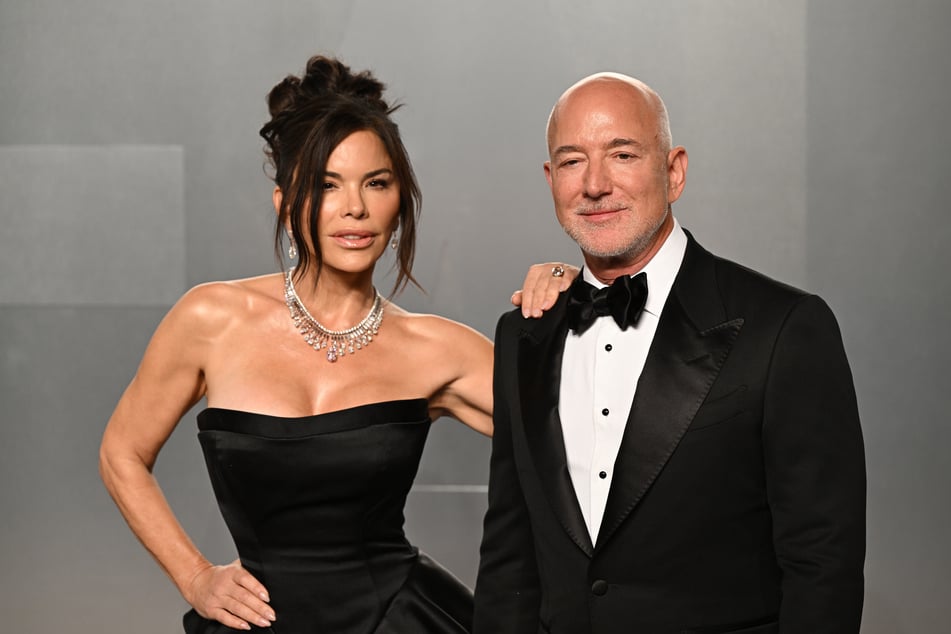 Jeff Bezos (62) und Lauren Sánchez (56) sollen mindestens 8,5 Millionen Euro gezahlt haben, um die Met-Gala mit auszurichten.