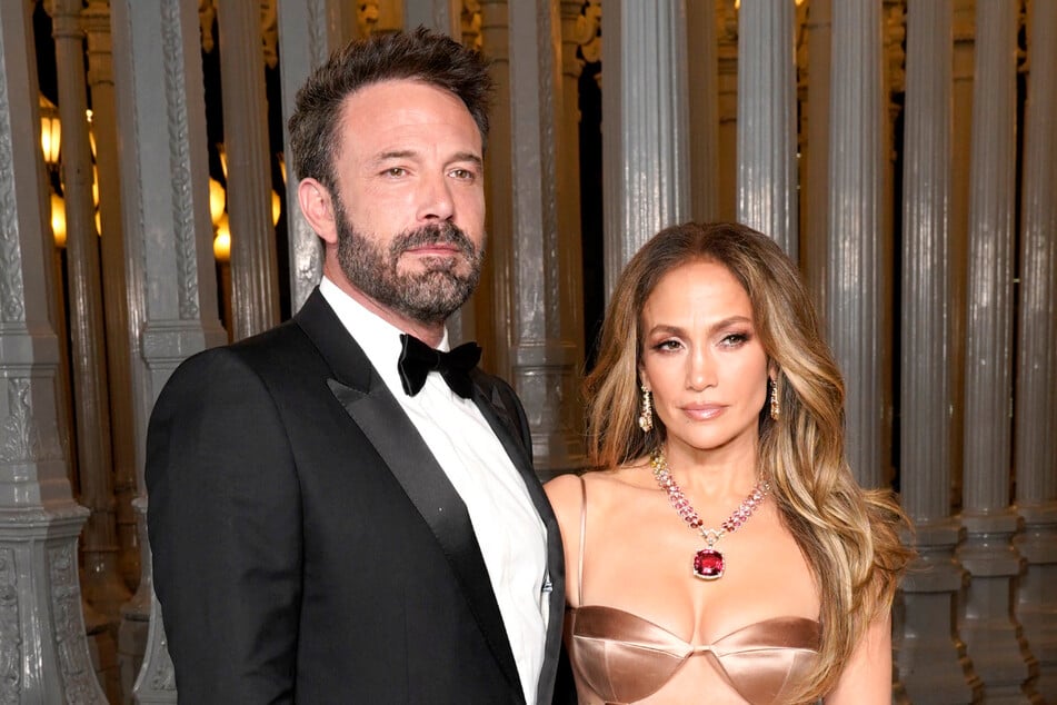 Jennifer Lopez (r.) filed for divorce from actor Ben Affleck last month.