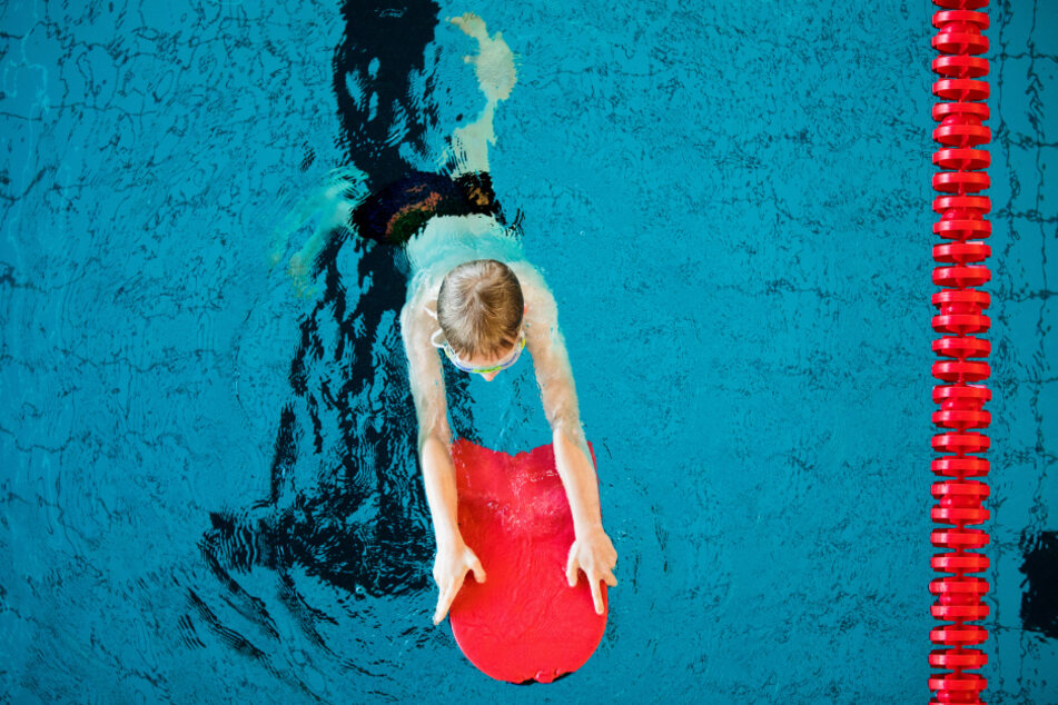In Dresden könnte es eine "Sommerschule" unter anderem im Freibad geben.