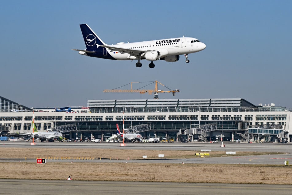 Am Stuttgarter Flughafen wurden zahlreiche Flüge annulliert. (Archivbild)