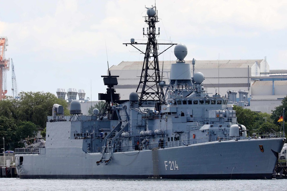 Die Fregatte "Lübeck" der Deutschen Marine nimmt an dem Manöver teil.