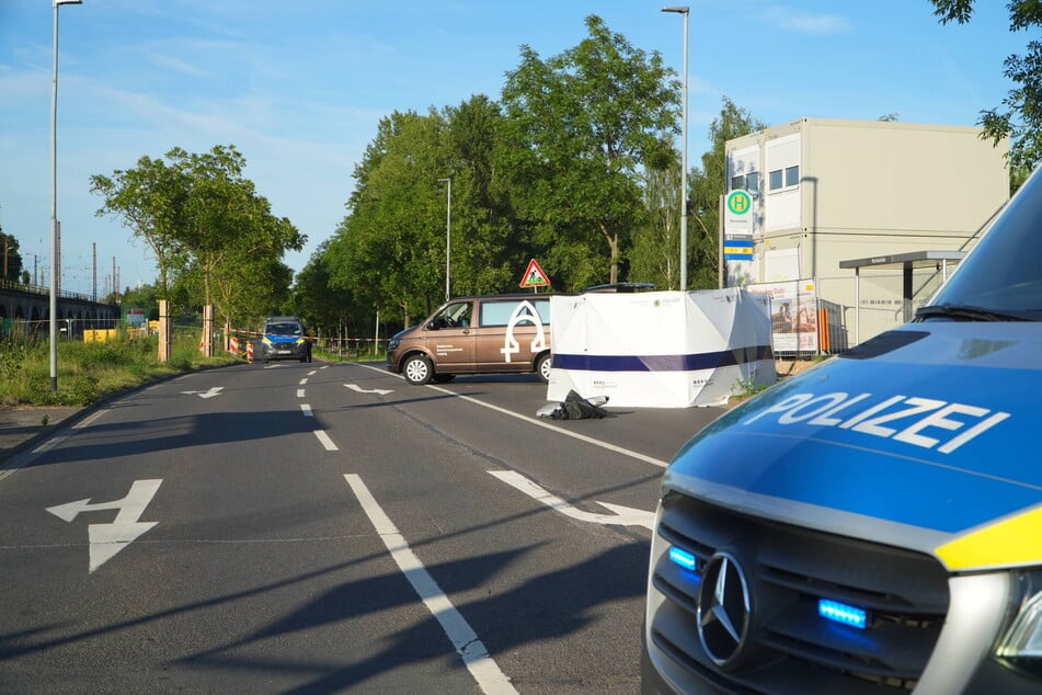 Die Frau erlag noch am Unfallort ihren Verletzungen.