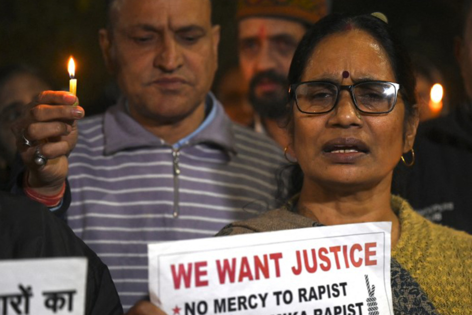 Zehn Jahre nach tödlicher Gruppenvergewaltigung: Eltern gedenken ihrer Tochter