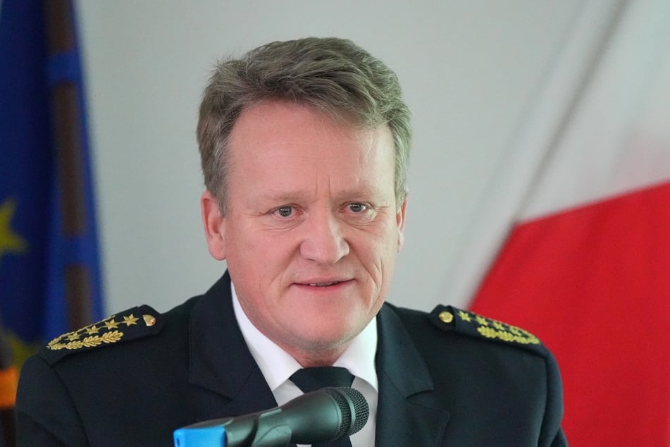 Landespolizeipräsident Jörg Kubiessa (59) hält Sachsen für sicher. Auch an Kriminalitätsschwerpunkten müssten Bürger keine Angst haben.