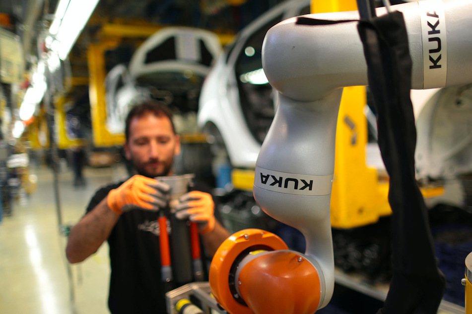 Viele Aufträge holen Roboterbauer Kuka aus Corona-Delle