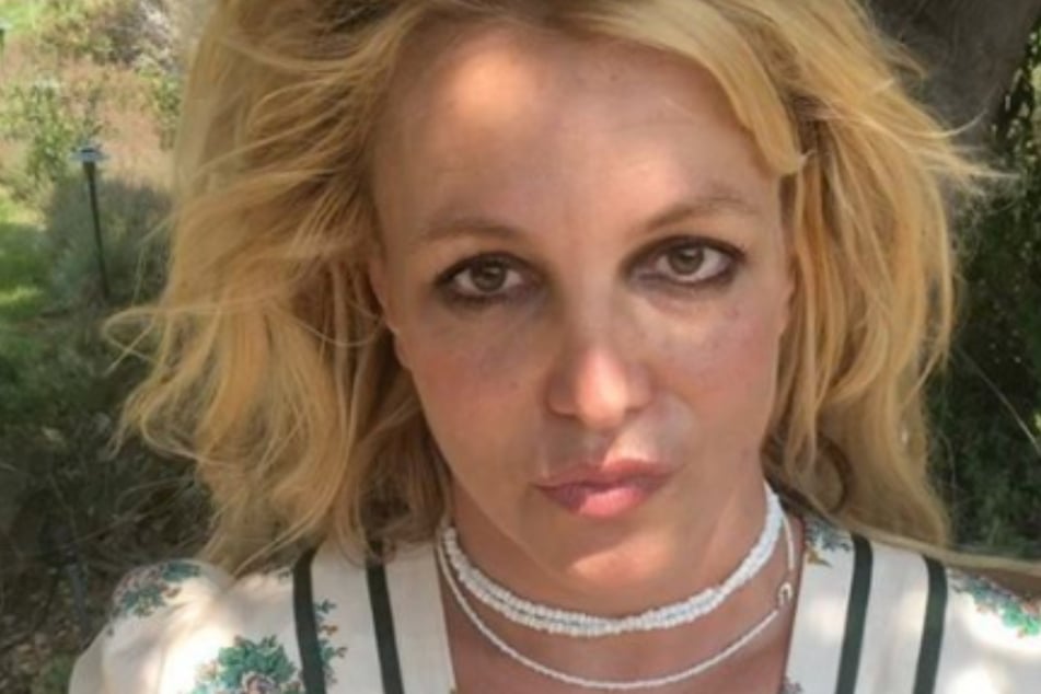 Britney Spears (38) has been posting bizarre videos on Instagram.