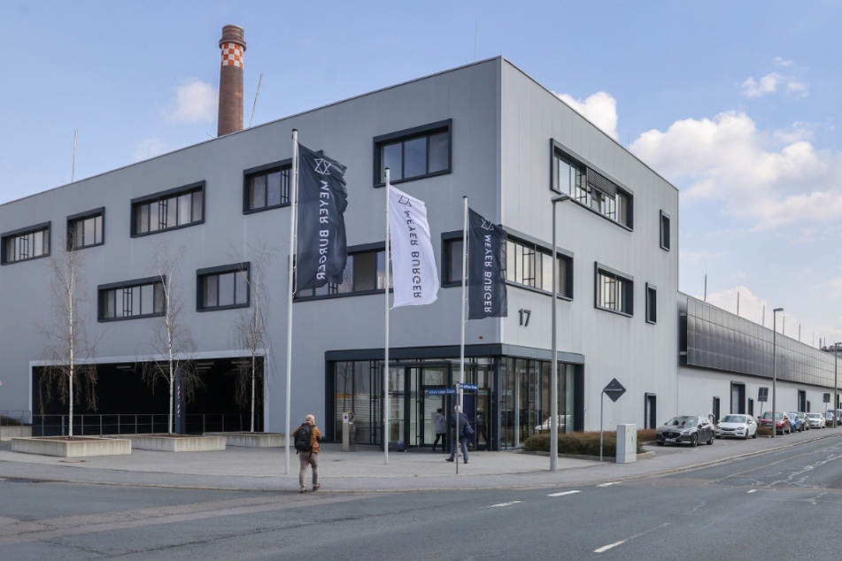 Aus Alt mach Neu: Der Schweizer Maschinenbauer hat das Werk des einst größten deutschen Solarmodul-Herstellers Solarworld übernommen.