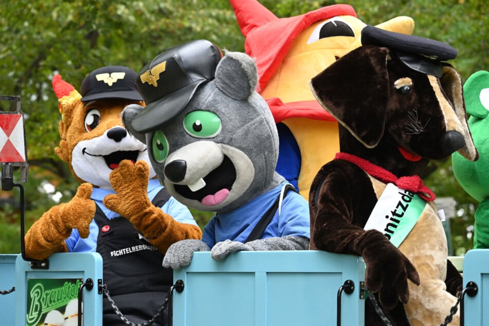 Zahlreiche Maskottchen sind am Freitag bei der Parkeisenbahn zu Gast. (Archivbild)
